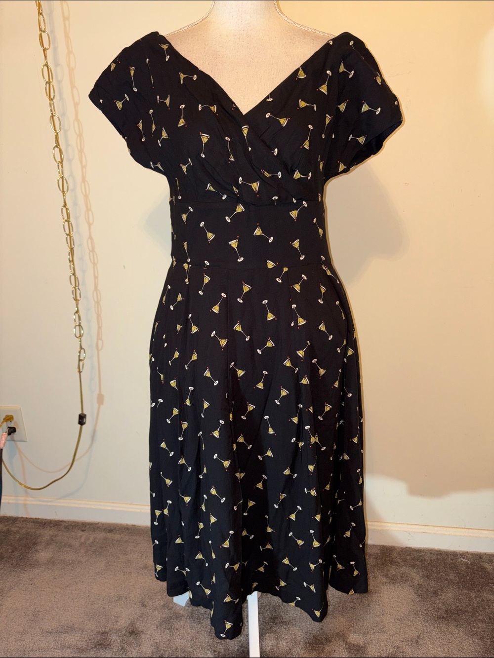 Emily and Fin v neck short sleeve fit and flare martini drink midi dress - Picture 3 of 9